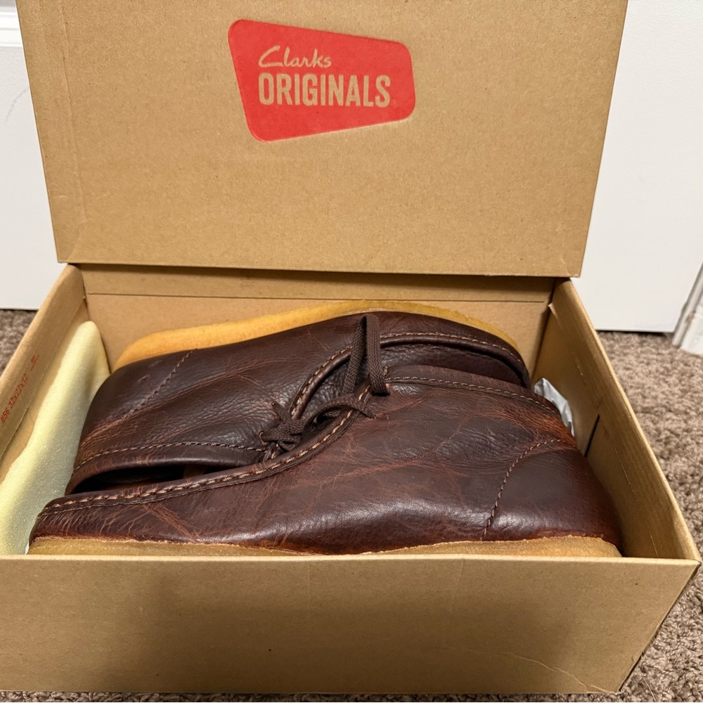 Brand New - Clarks Wallabee Premium Beeswax Boot - Picture 4 of 15